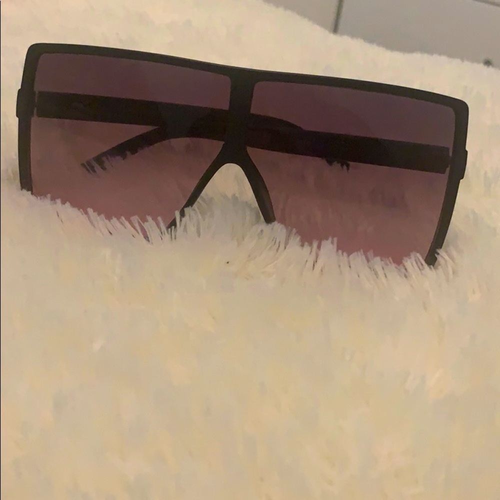 Hot girl glasses !😍